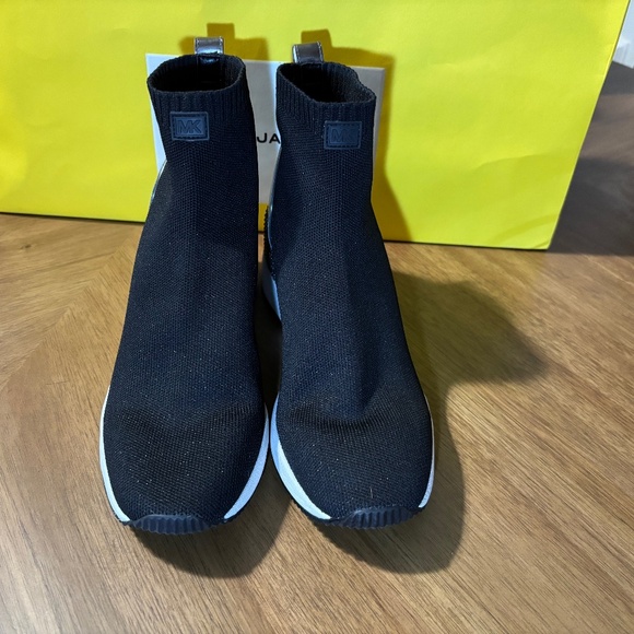 Michael Kors Skyler Embellished Metallic Stretch Knit Sock Sneaker Black Size 10 - Picture 9 of 12